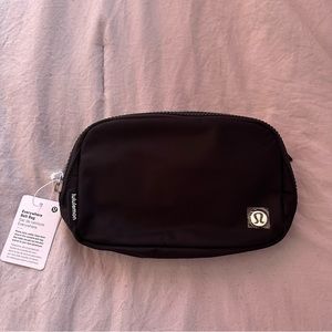 TEMP PRICE DROP!! NWT Lululemon Everywhere Belt Bag 1L